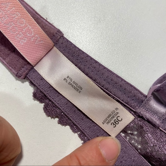 Vintage VS Unlined Purple Lace Bra - Picture 13 of 16